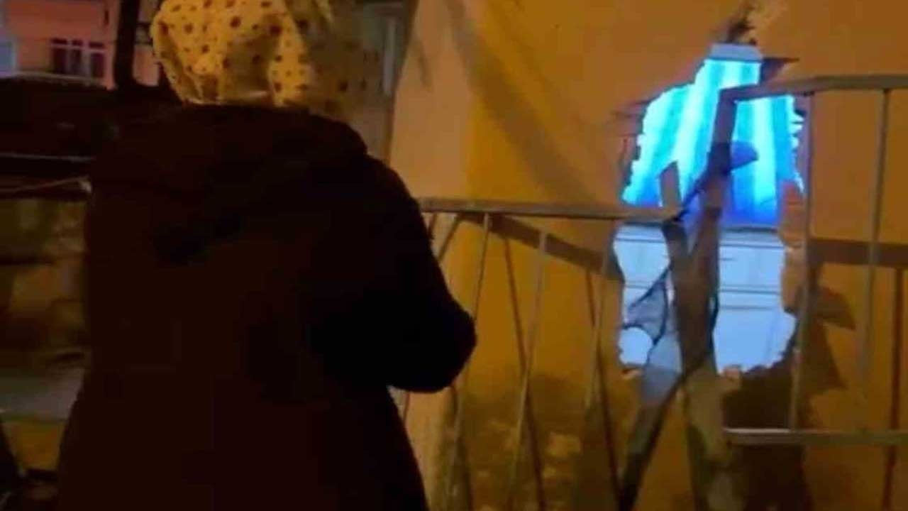 Evinde otururken kamyonet çarptı