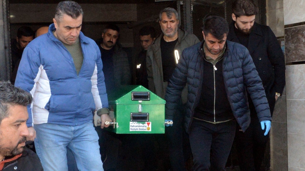 Evlat dehşeti! Babasını gözünü kırpmadan öldürdü