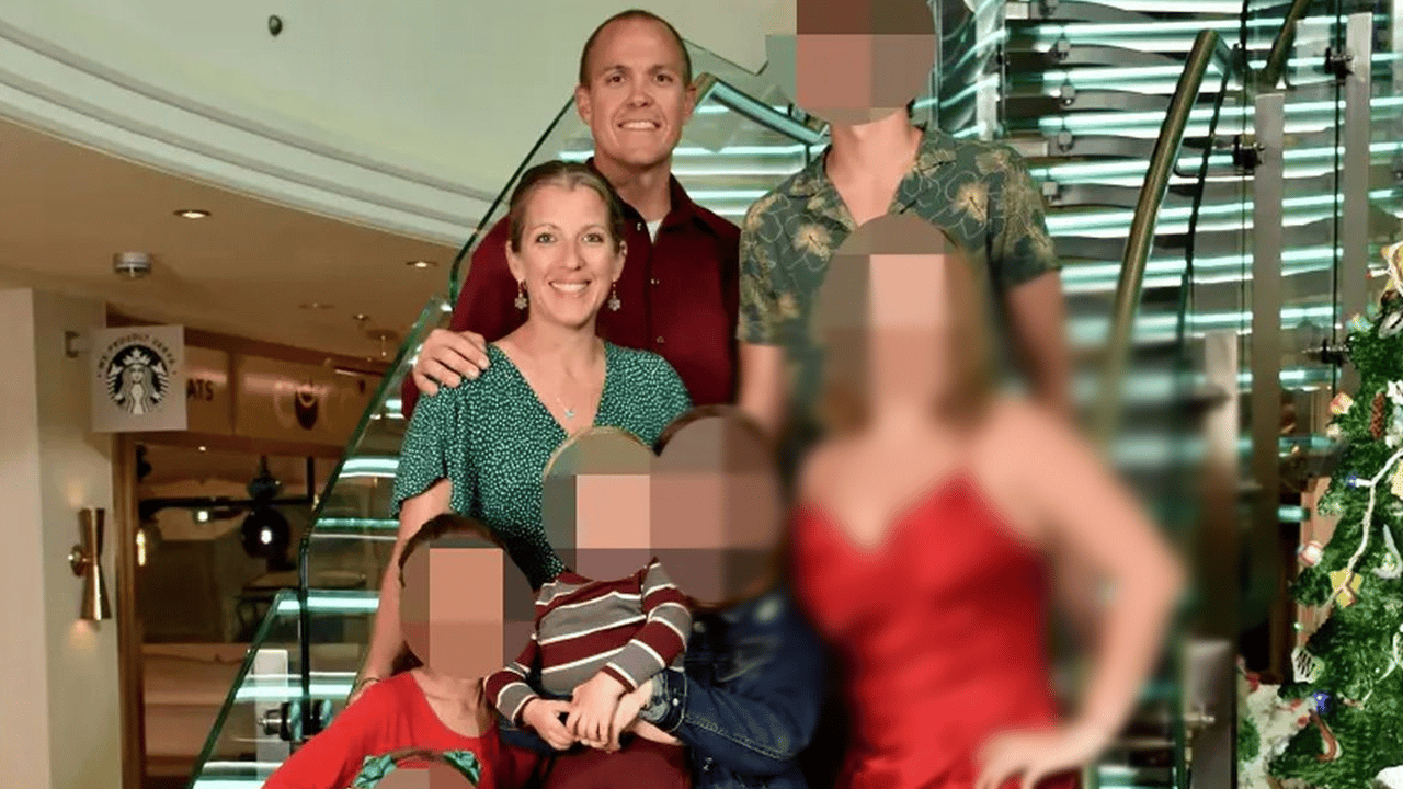 Evlat edindikleri 12 yaşındaki kıza yıllarca işkence yaptılar!