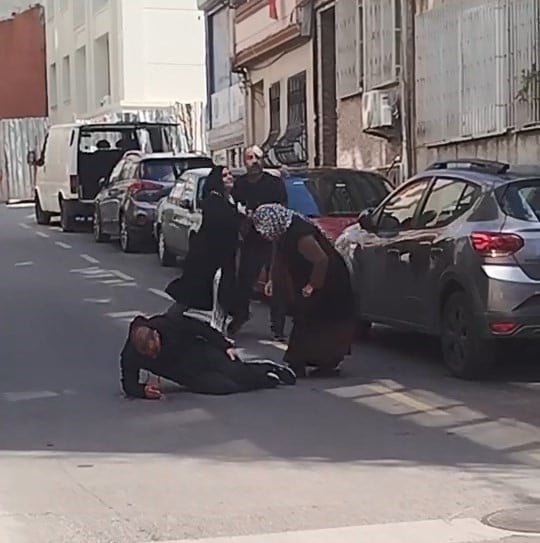 Fatih’te boşanma aşamasındaki çiftin yakınları arasında silahlı kavga: 2 yaralı