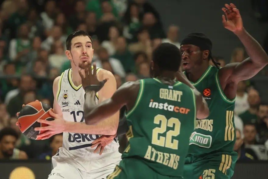 Fenerbahçe Atina’yı sessizliğe gömdü: Son saniye basketiyle Panathinaikos’u devirdi!