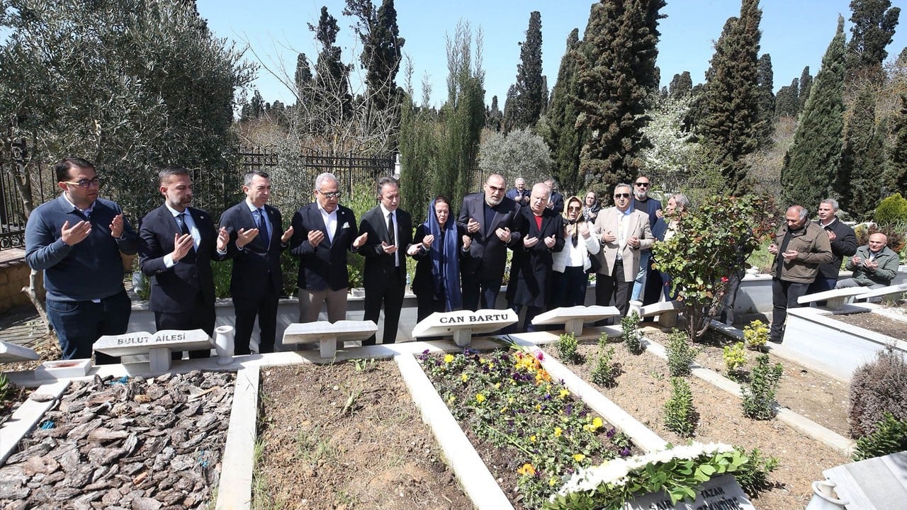 Fenerbahçe efsanesi Can Bartu dualarla anıldı