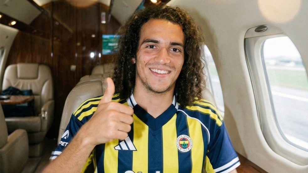 Fenerbahçe flaş transferi resmen açıkladı