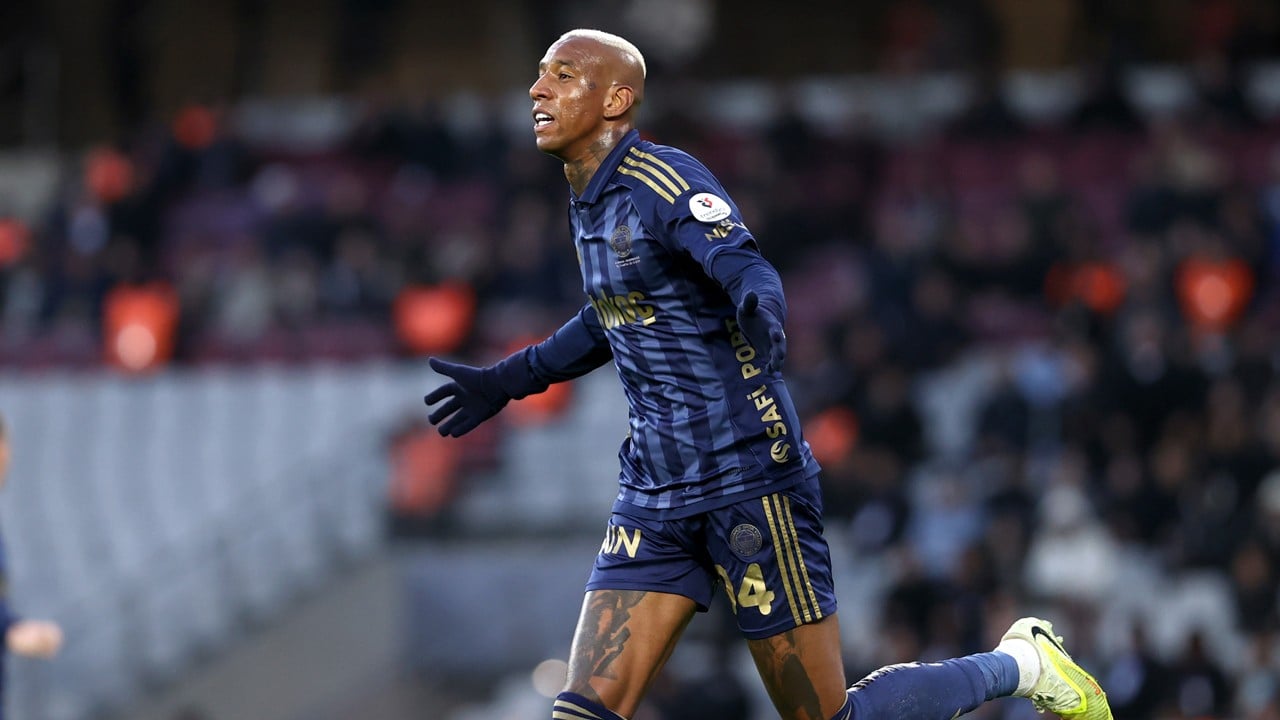 Fenerbahçe’ye bir sakatlık şoku daha! 1 ay oynayamayacak