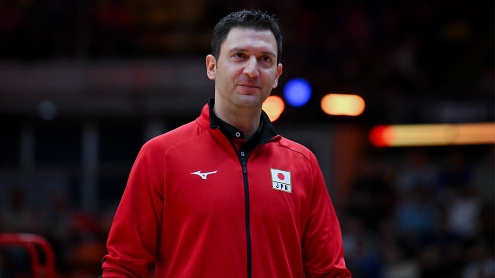 Ferhat Akbaş’dan büyük başarı! Asya'da yılın voleybol başantrenörü seçildi