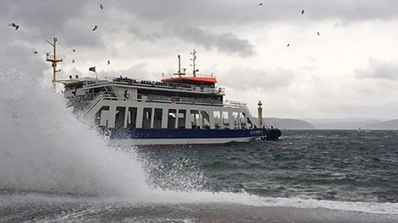 Feribot seferleri durduruldu!