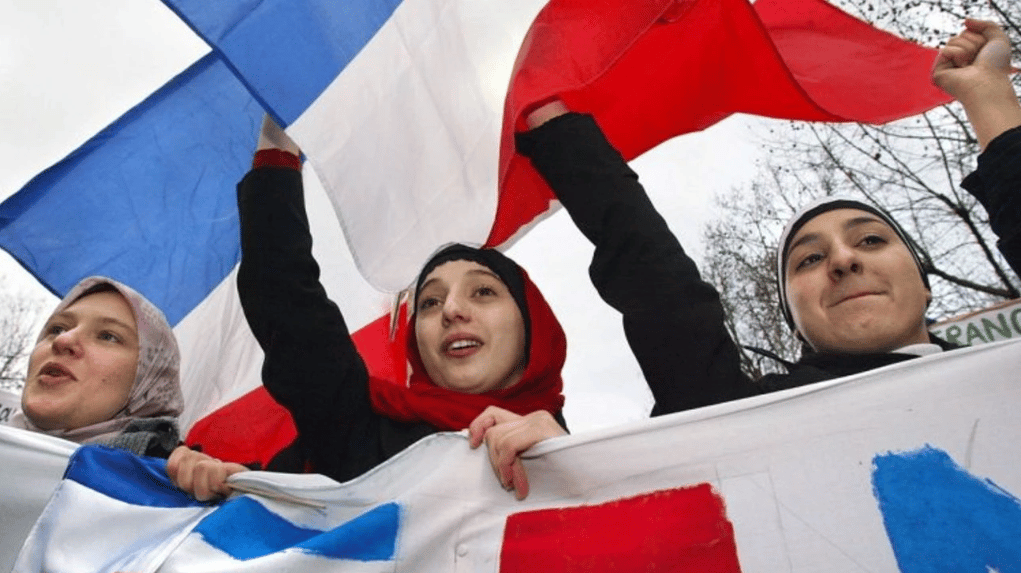 Fransa’da yeniden İslamlaşma! Müslüman gençlerde dini bağlılık artıyor