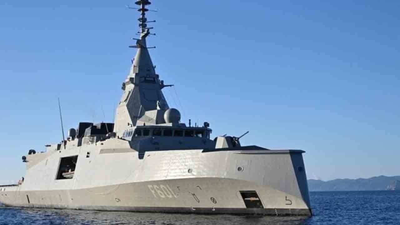 Fransa’dan yeni teklif: Yunan donanması için 3 fırkateyn daha