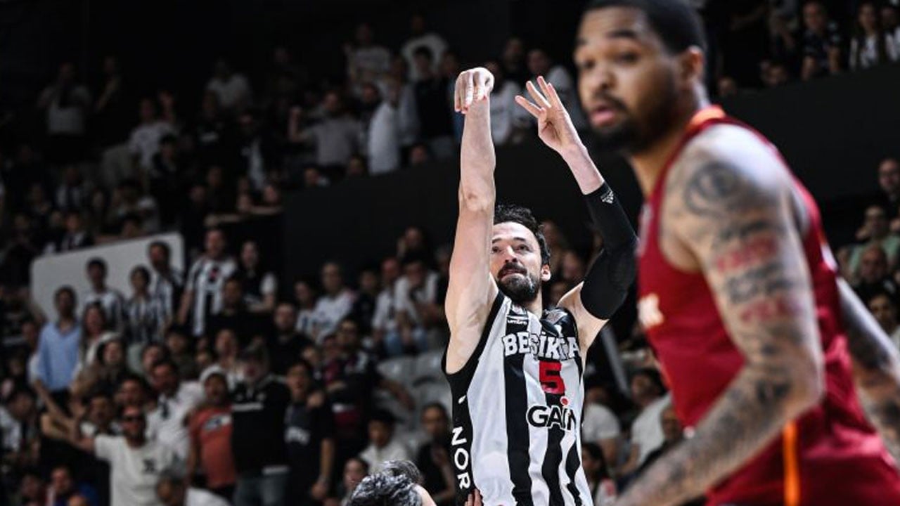 Galatasaray’a 25 sayı fark attı! Beşiktaş derbide şov yaptı