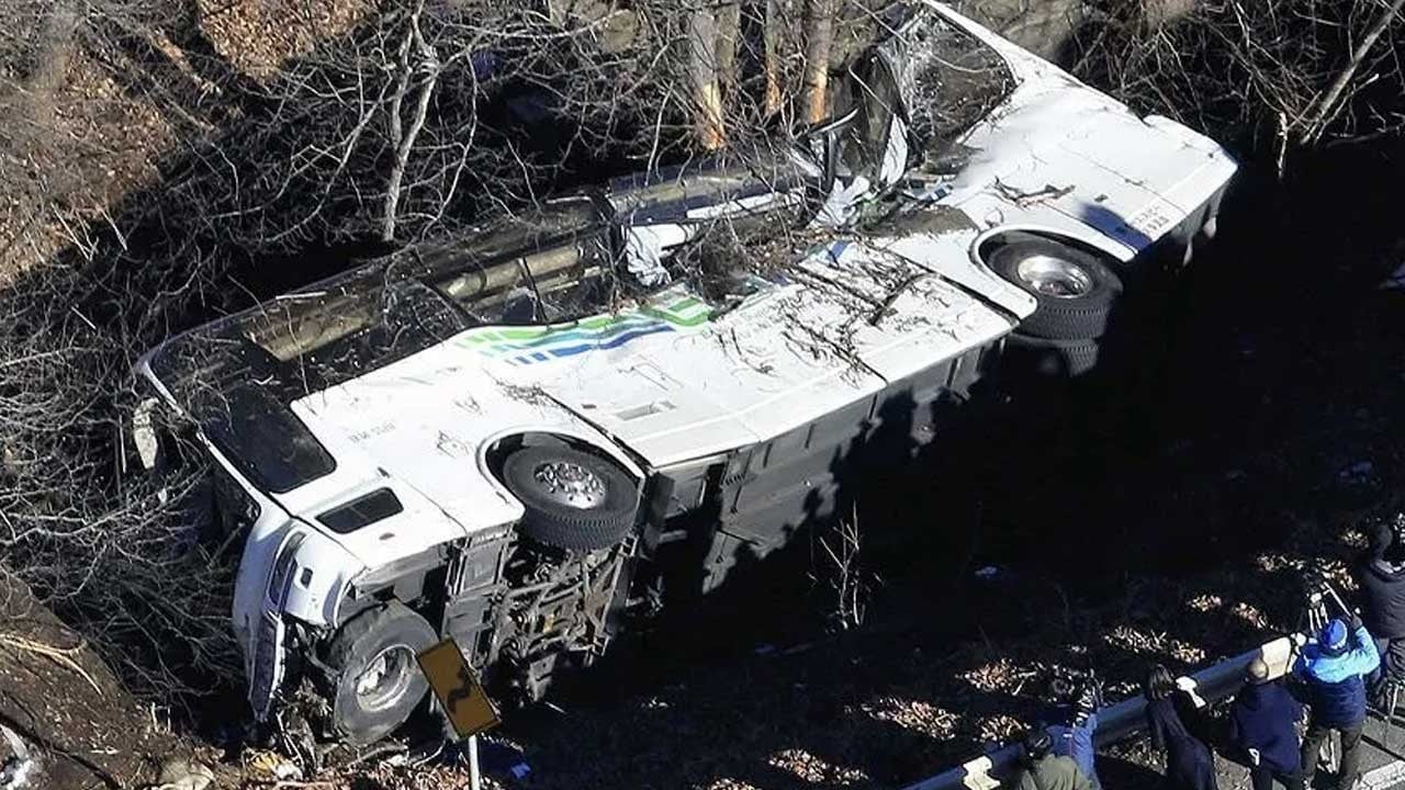 Gana’da otobüs ile kamyon çarpıştı! 18 kişi hayatını kaybetti