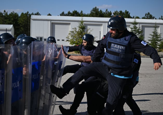 Gazeteciler Zorlu Şartlara Hazırlandı! AA’nın Savaş Muhabirliği Eğitimi