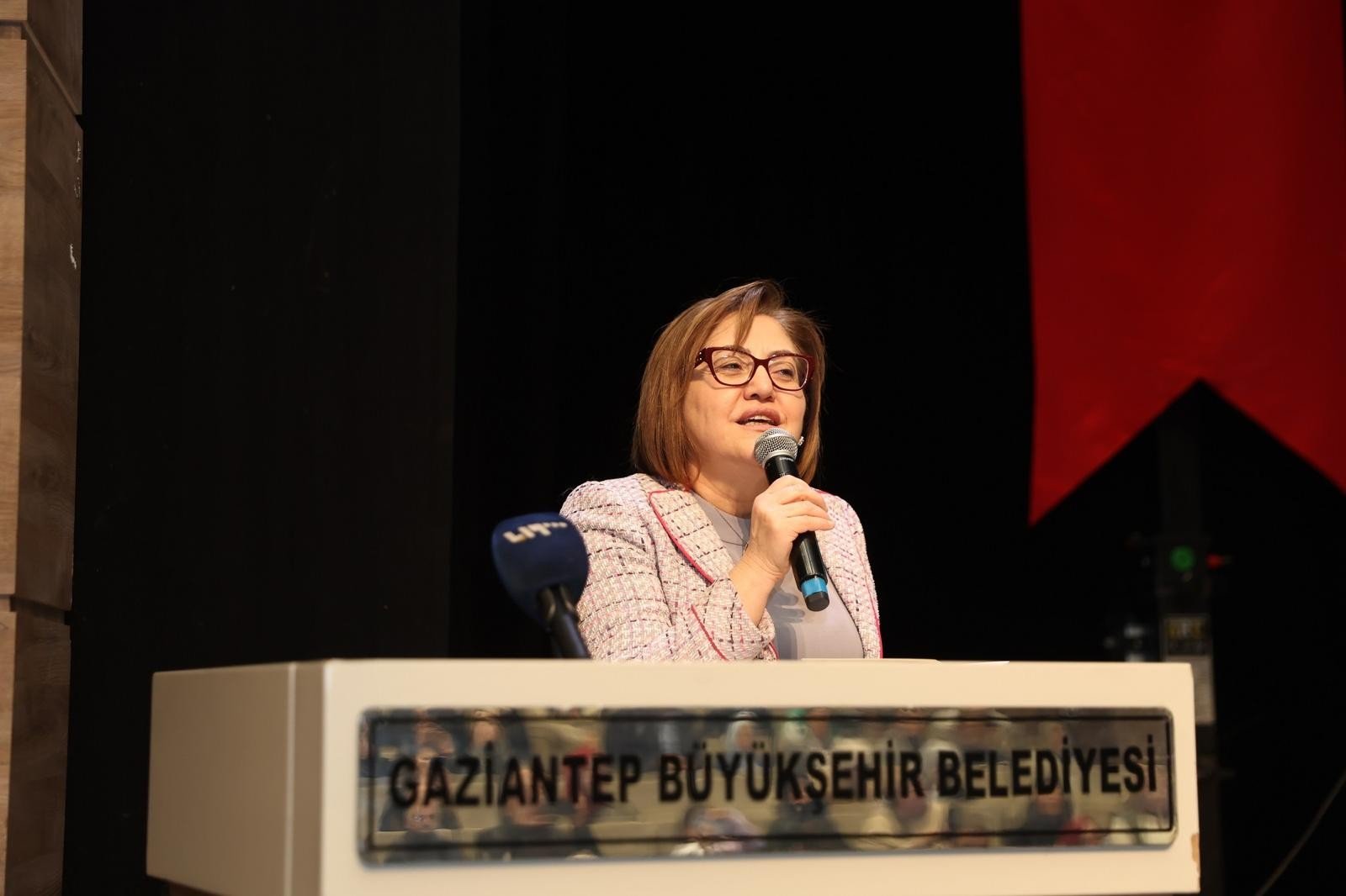 Gaziantep Büyükşehir'in ev sahipliğinde 'Yeşil Otobüs' Belgesel Filmi'nin ilk gösterimi yapıldı