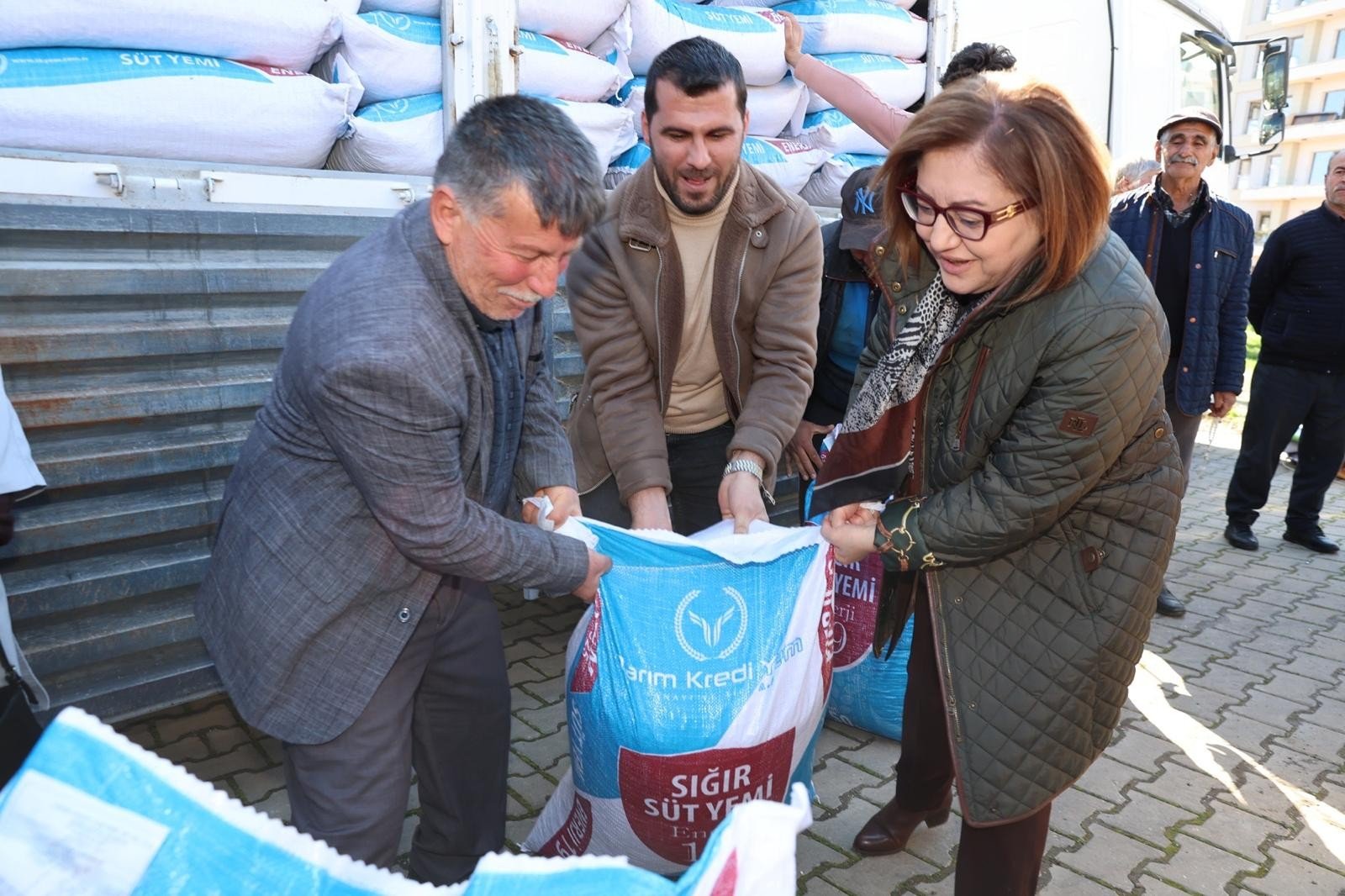 Gaziantep Büyükşehir'inden 1 milyon kiloyu aşan yem desteği