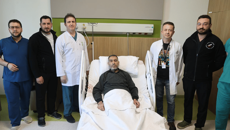 Gaziantep Şehir Hastanesi’nde bir ilk: 8,5 kiloluk dev tümör alındı