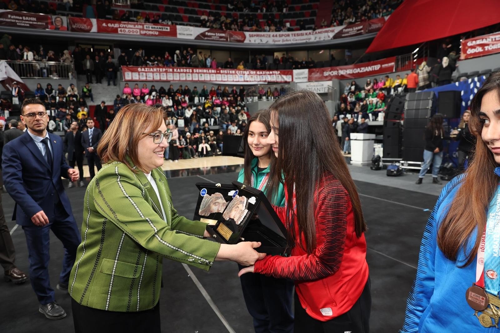 Gaziantep'in Genç Yıldızları ödülle taçlandı