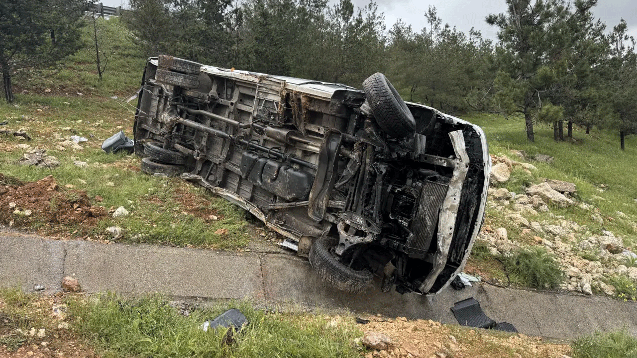 Gaziantep'te işçi servisi devrildi: Çok sayıda yaralı var!