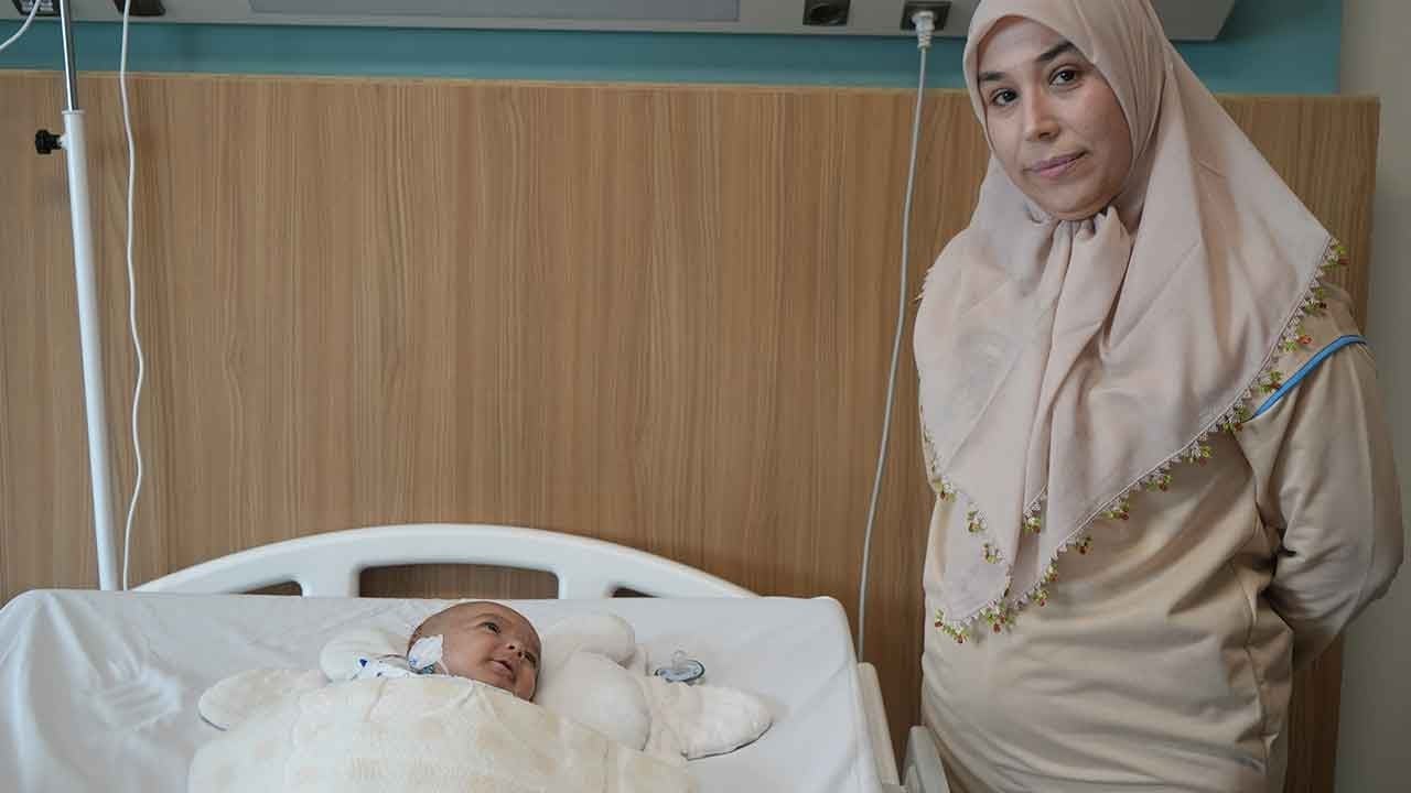 Gaziantep'te tıp dünyasını sarsan başarı! Kafasındaki dev tümörle doğan Talha bebek, 4 saatlik mucize ameliyatla hayata tutundu!