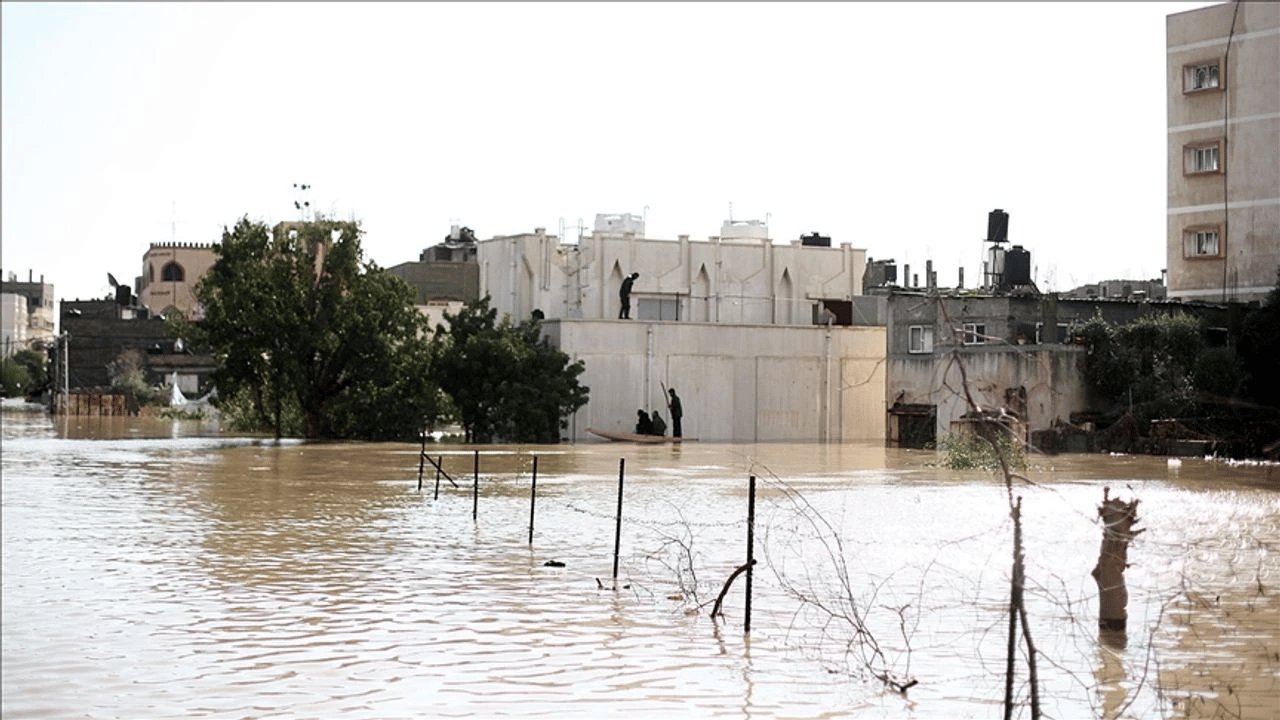 Gazze'de su baskınları uyarısı!