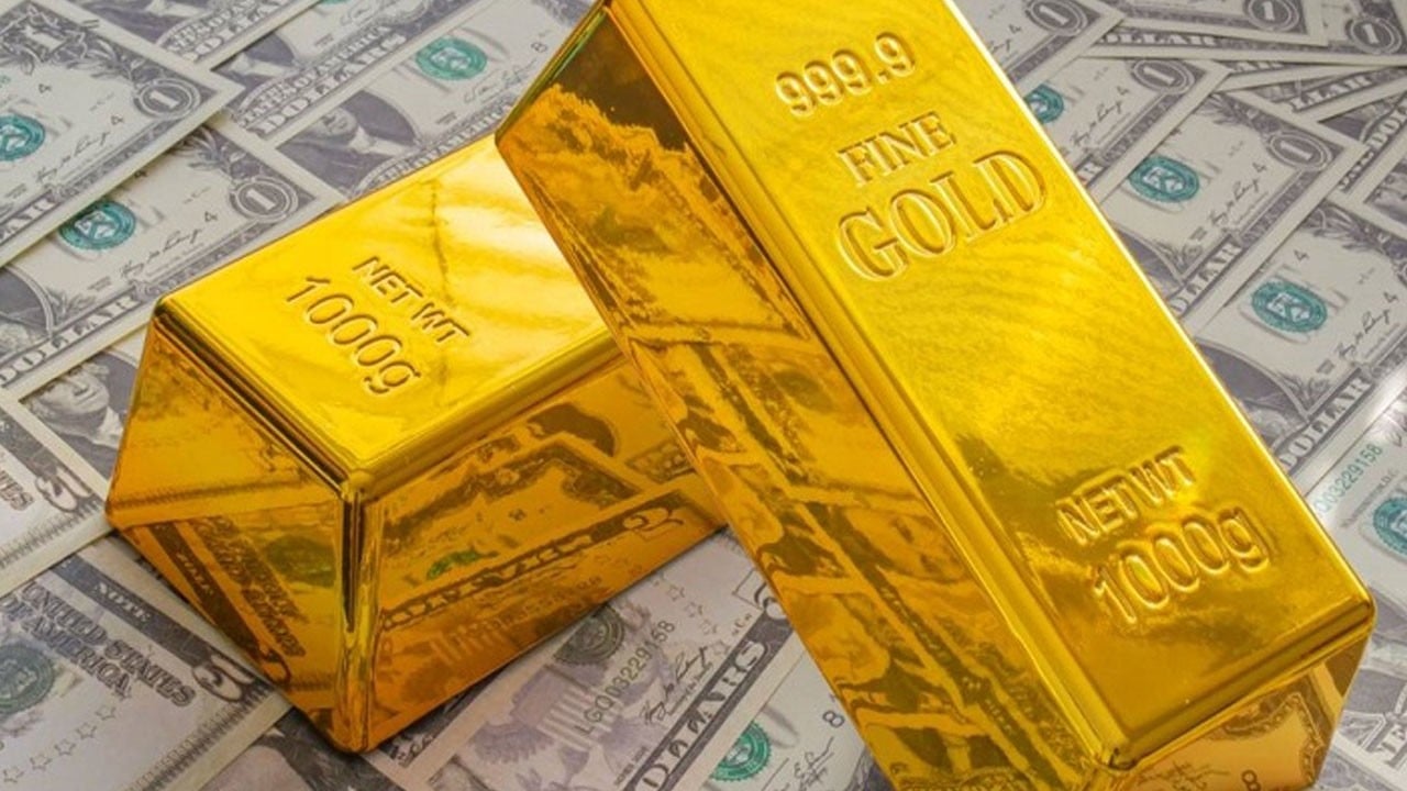 Gemiyi güvenli limana çeken çekene! Altında yeni rekor