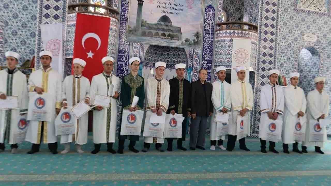 Genç hatipler kürsüde yarıştı: Hutbe finali nefes kesti