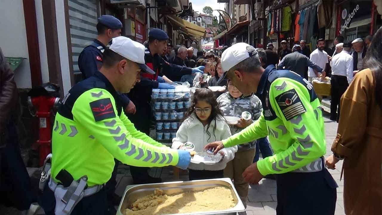 Genç komutanın vefatı Mudurnu'yu yasa boğdu! Üsteğmen Oğuzhan Varol dualarla anıldı!