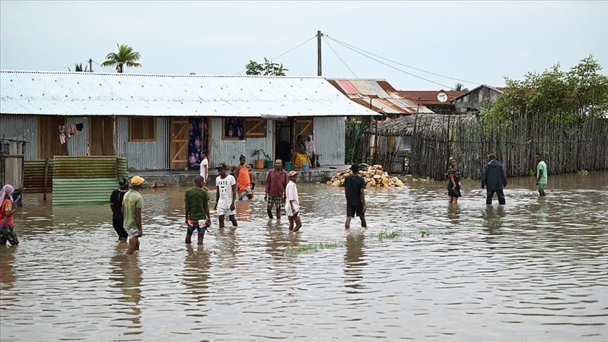 Gezani Tropikal Siklonu'nda can kaybı artıyor