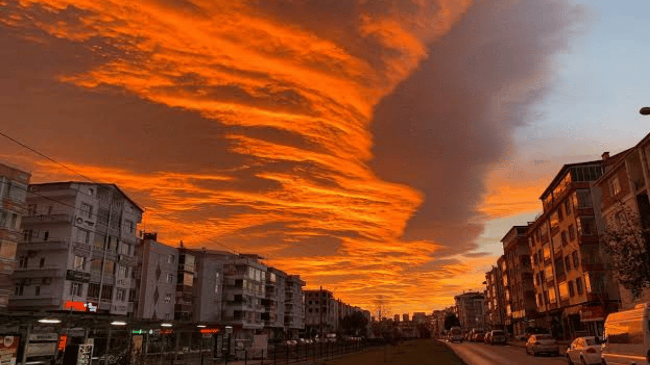 Gökyüzü turuncuya döndü: Uzmanlar bir hafta sürecek tehlikeye karşı uyardı