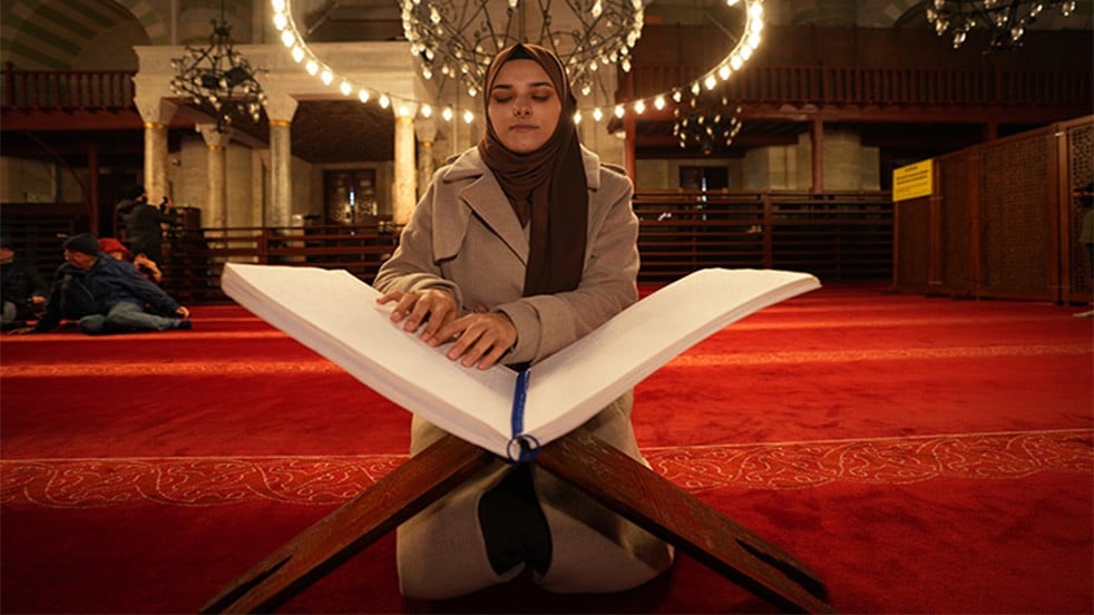 "Görme engelli" azmiyle hafız oldu Görenler utanır mı?