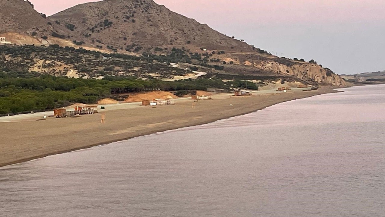 Güneşin en son battığı Gökçeada’da plaj hazırlığı!