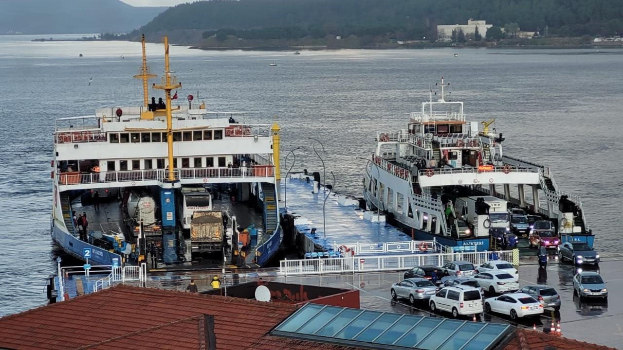 Güney Marmara'da yarınki feribot seferleri iptal edildi