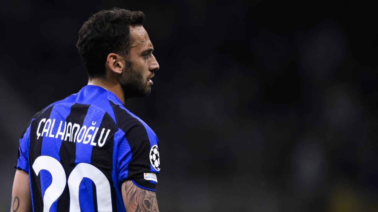 Hakan Çalhanoğlu'ndan kötü haber!