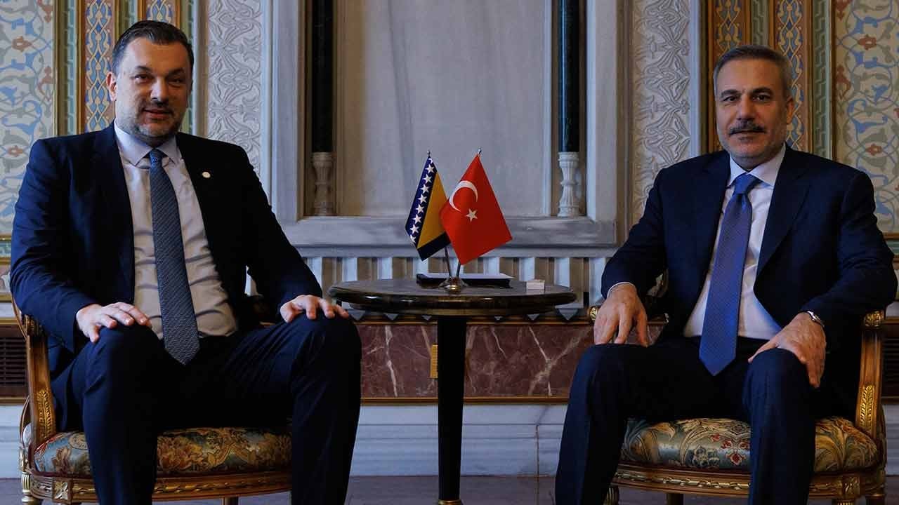  Hakan Fidan Bosnalı mevkidaşı ile görüştü