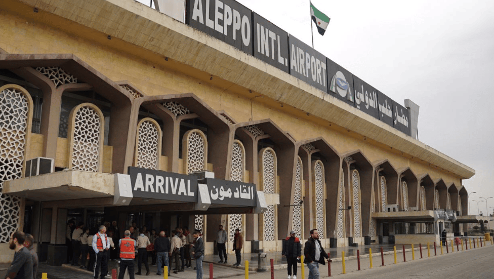 Halep Havalimanı terör kuşatmasını kırdı: Uçuşlar için tarih verildi