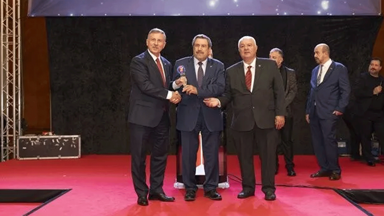 Halil Arslan’a Bükreş’te anlamlı ödül