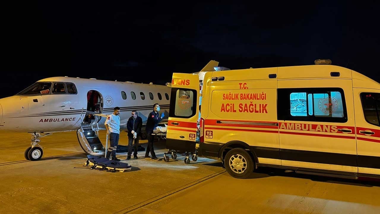 Hastayı rehin alan kafa bunu anlayamaz! Ambulans uçak havalandı