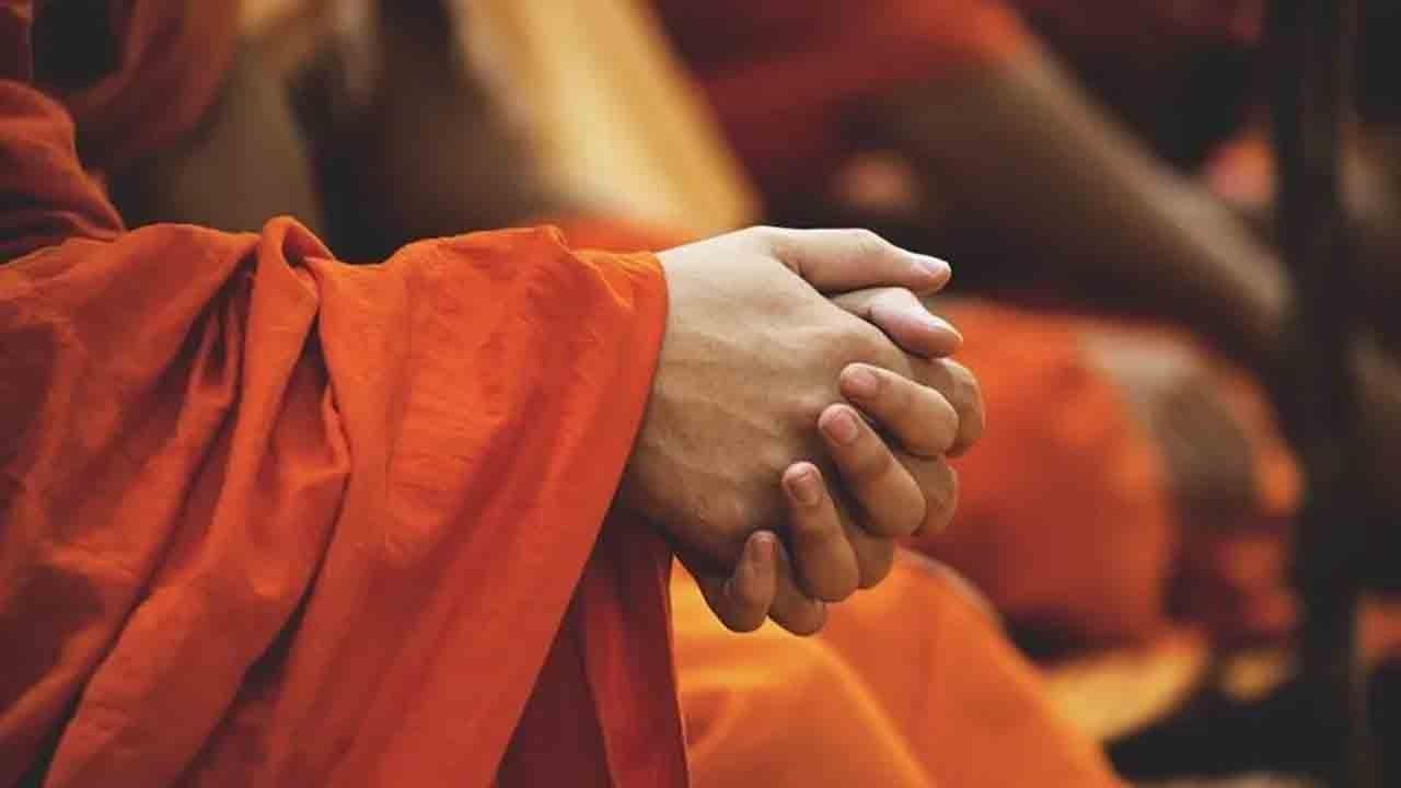 Havalimanında şok operasyon: Rahiplerin valizlerinden uyuşturucu çıktı