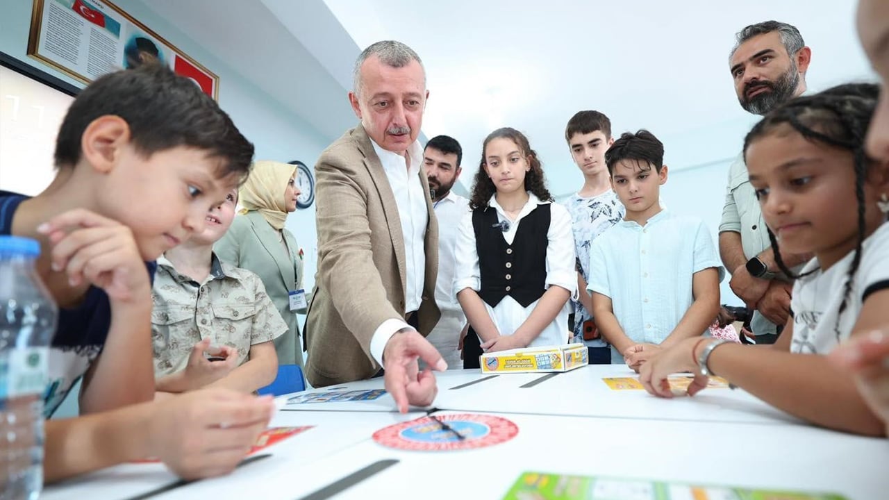 Hesaplara yatırıldı: Dar gelirli öğrencilere 392 milyon liralık burs!