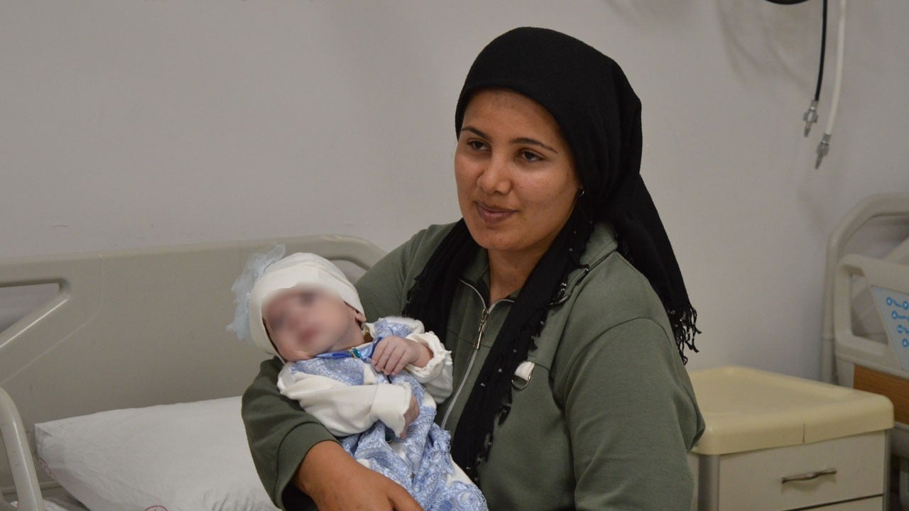 İç organları göğüs kafesinde doğmuştu! Reyyan bebek 57 gün sonra şifa buldu