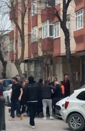 İftar Saatinde Sinirler Gerildi: Park Yüzünden Sokak Ortasında Kavga@