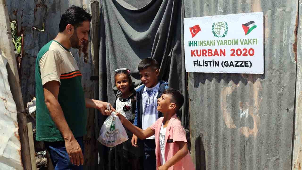 İHH’dan Kurban paylaşımı: Kurbanlarınızı başta Filistin, Sudan olmak 61 ülkede mazlumlarla paylaşıyoruz