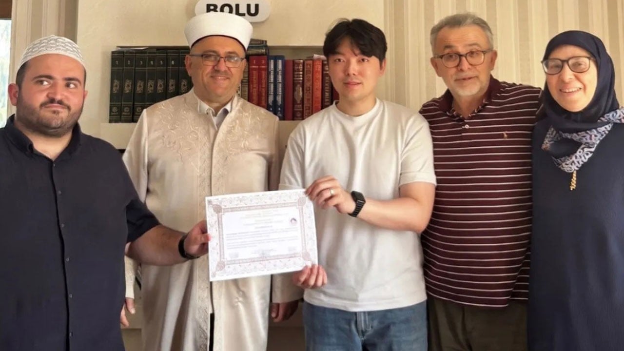 İhtida merasimi yapıldı! Güney Koreli Seungjın Hong Müslüman oldu