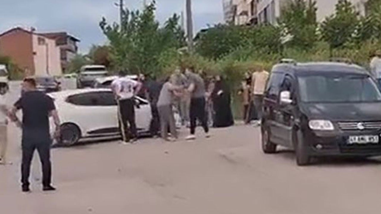 İki aile sokakta birbirine girdi! Kavgada kan aktı