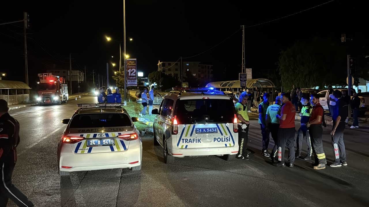İki otomobil çarpıştı! 5 kişi yaralandı