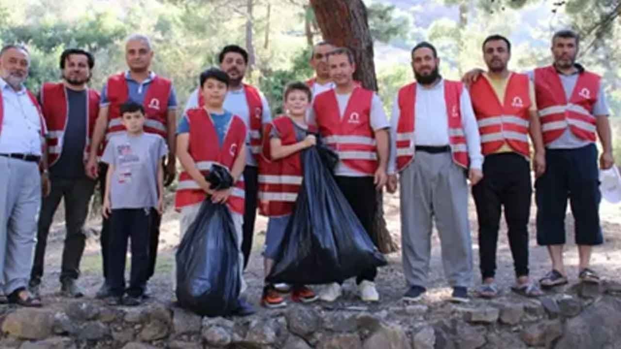 İmam Hatip neslinden örnek etkinlik! 81 ilde orman temizliği seferberliği