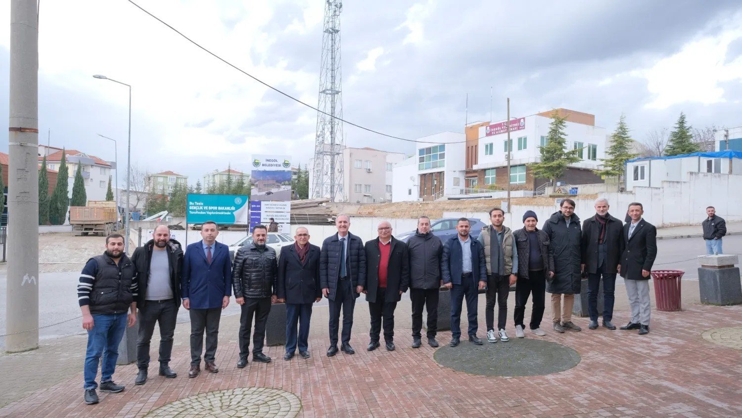 İnegöl Belediyesi Yeni Havuz İçin Çalışmalara Başladı