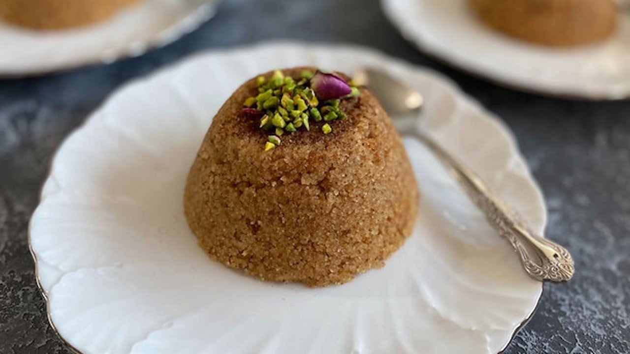 İrmik helvası nasıl yapılır? Kandil gecesi için tam kıvamında tarif