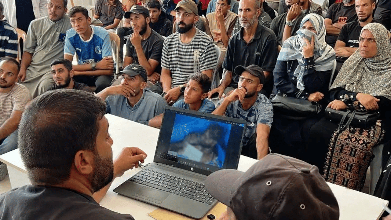 İşkence izleri taşıyan cesetler arasında evlatlarını teşhis etmeye çalıştılar!