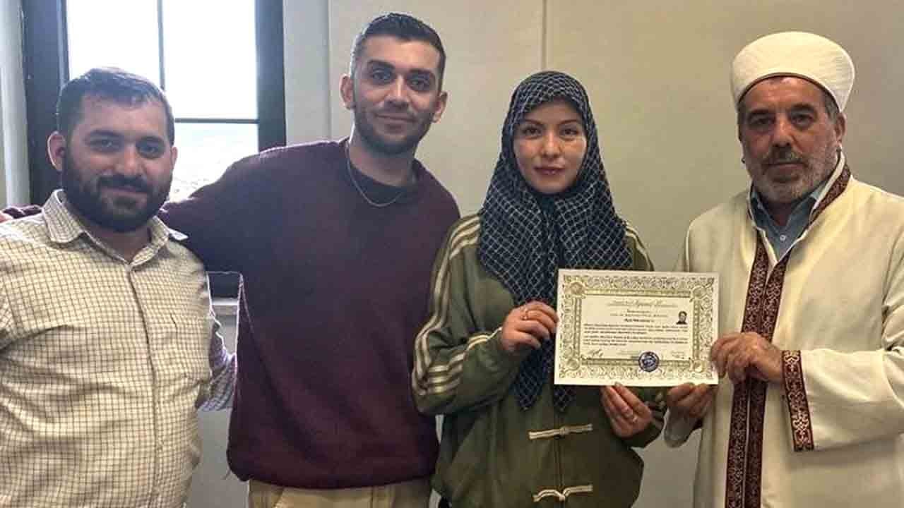 İslam’la şereflendi: Komünist Çin’de Doğdu Müslüman oldu