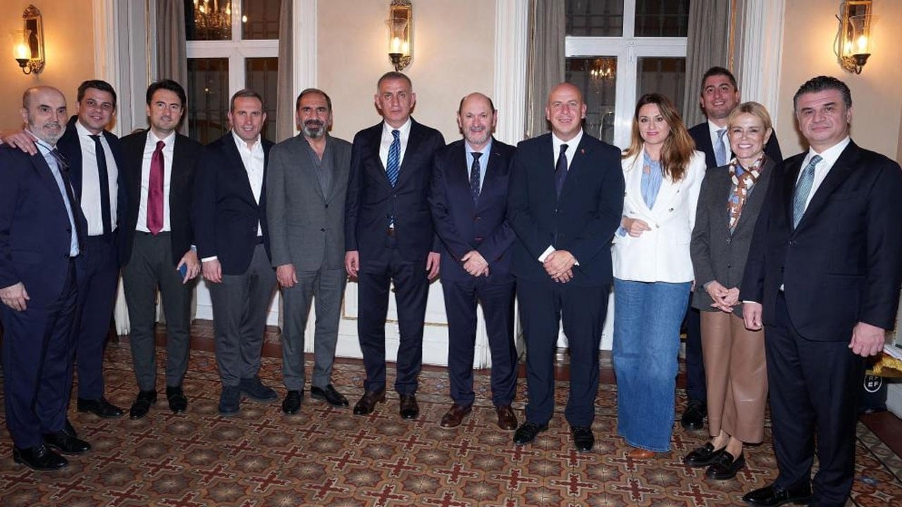 İspanya-Türkiye maçı öncesi resmi yemek düzenlendi