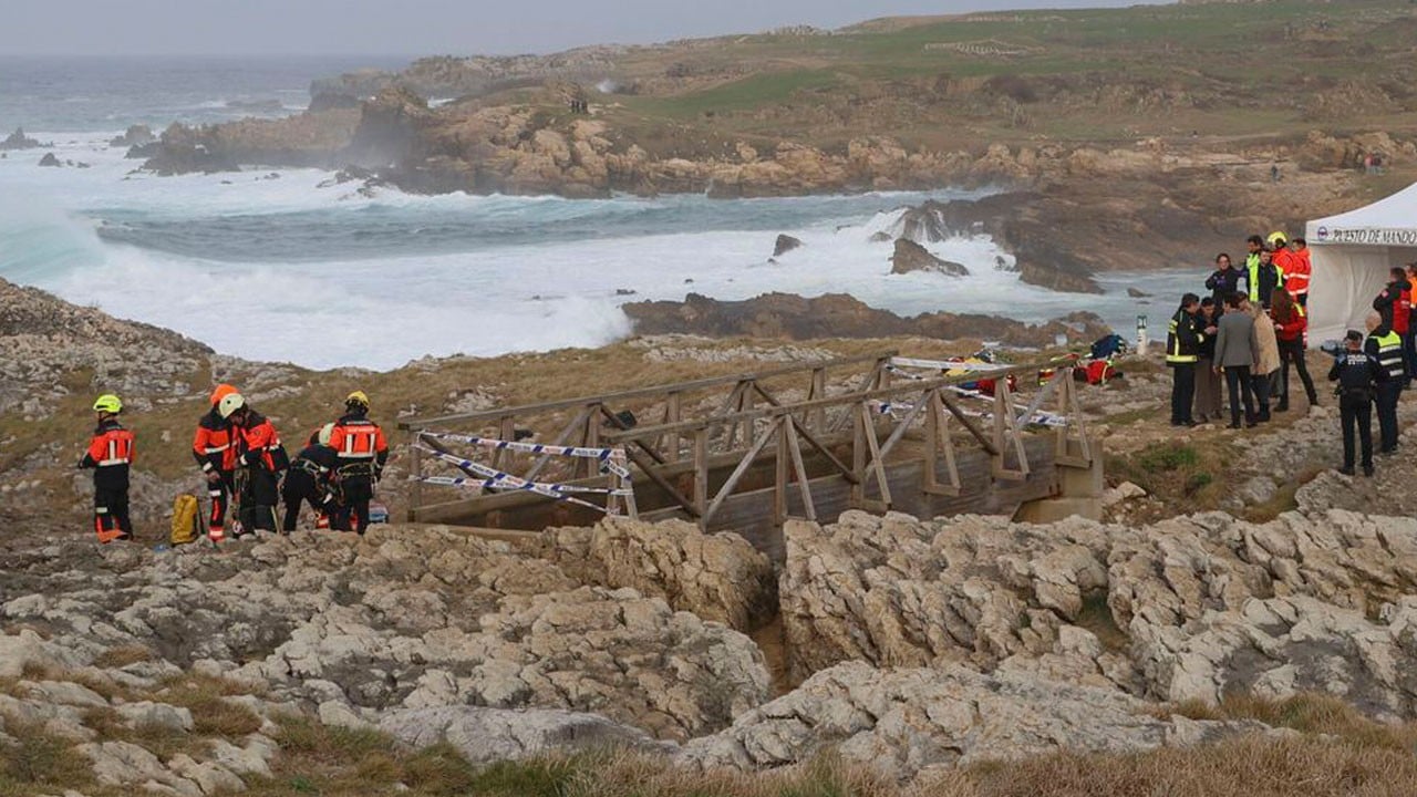 İspanya’da dehşet! Tahta köprü çöktü, 3 kişi denizde can verdi